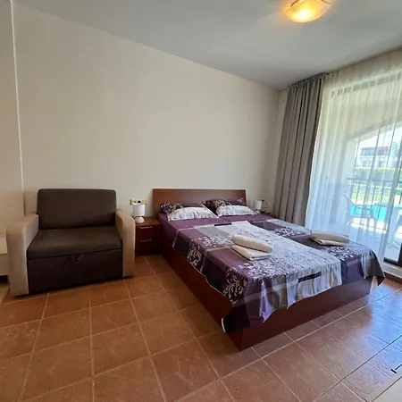 Life Private Apartments-sozopol شقة *